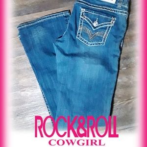 Rock & Roll Cowgirl Low Rise Jeans Size 33x36R